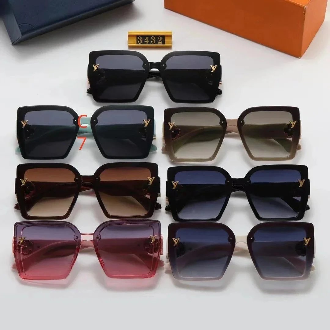 Louis Vuitton 3432 B